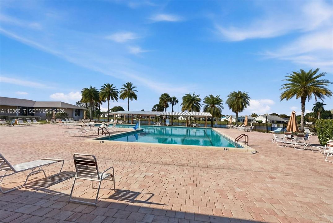 For Sale: $222,000 (2 beds, 2 baths, 1250 Square Feet)