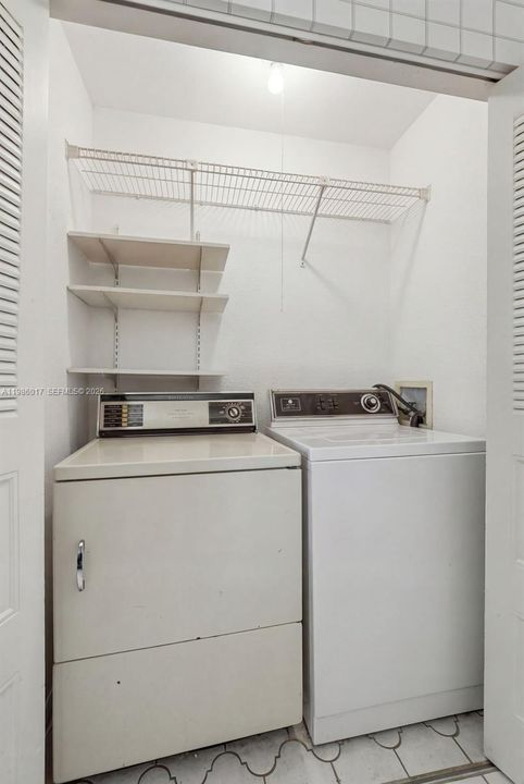 For Sale: $222,000 (2 beds, 2 baths, 1250 Square Feet)