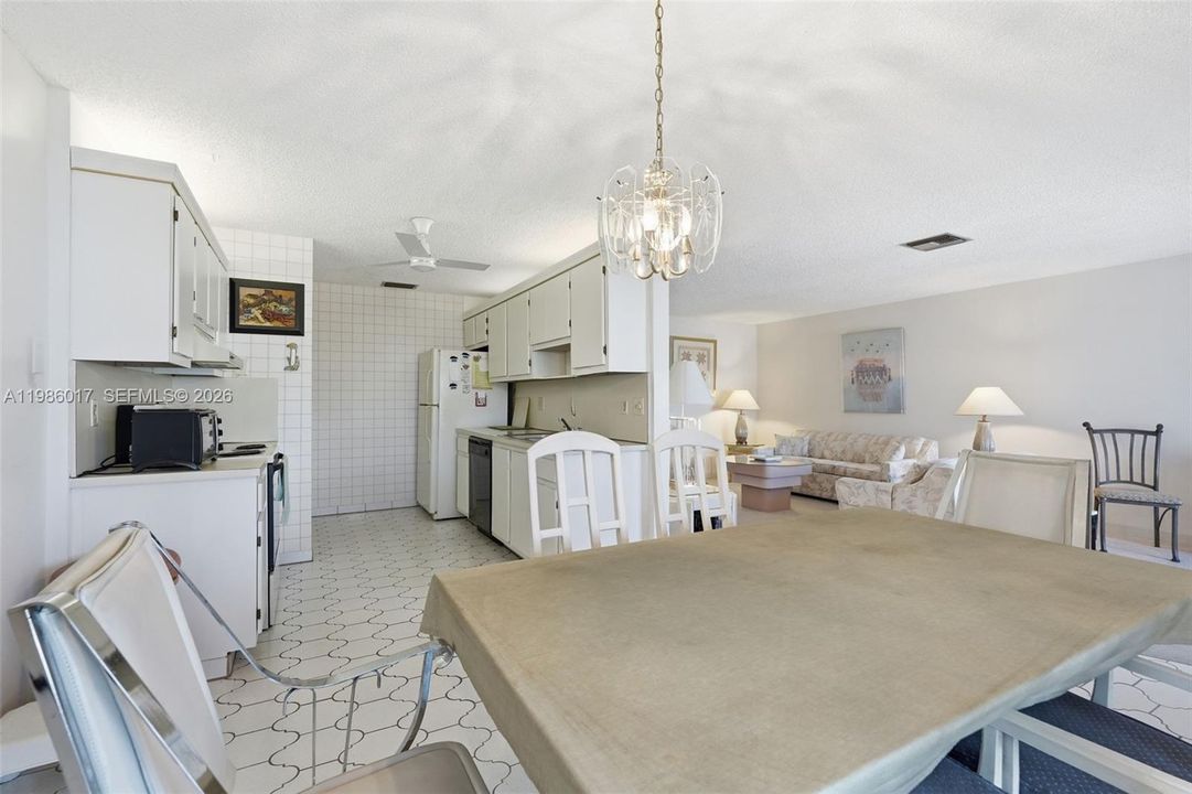 For Sale: $222,000 (2 beds, 2 baths, 1250 Square Feet)