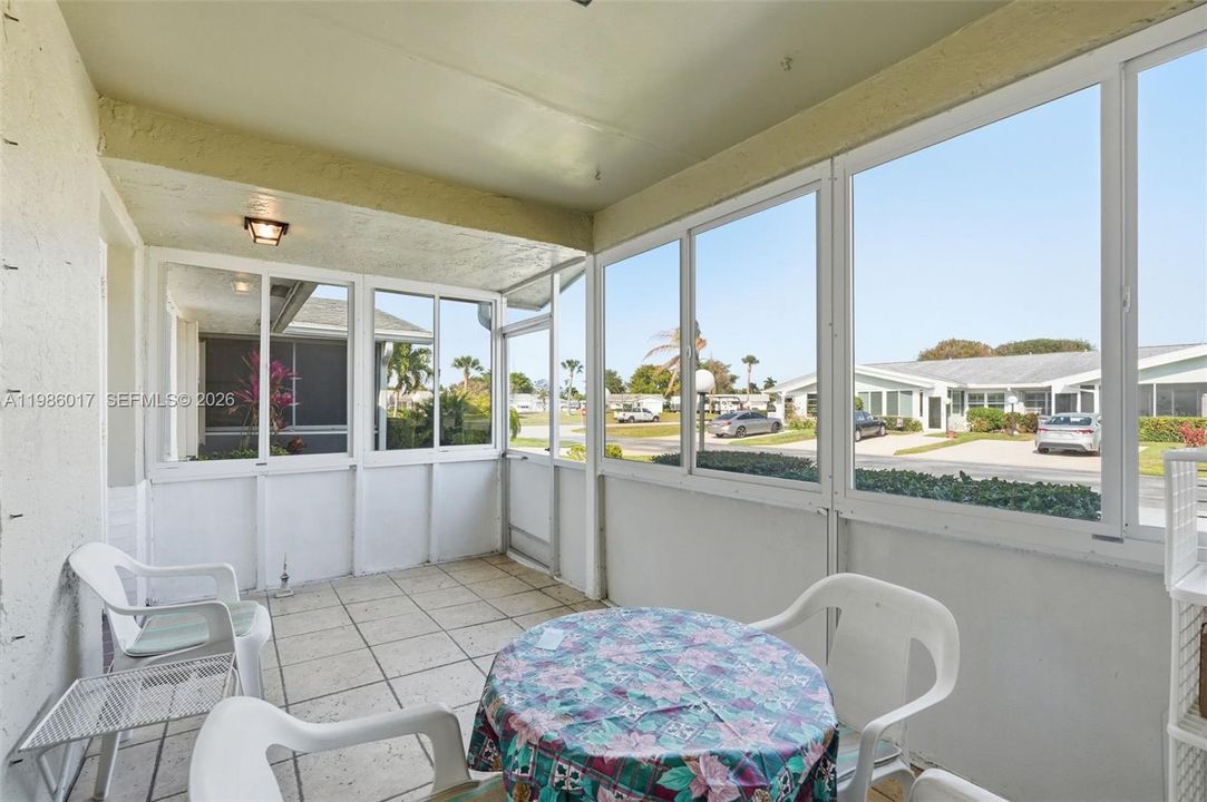 For Sale: $222,000 (2 beds, 2 baths, 1250 Square Feet)