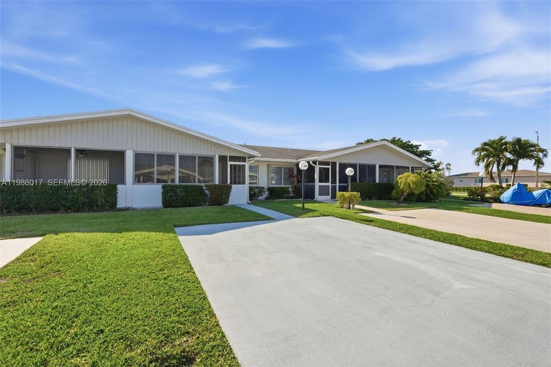 For Sale: $222,000 (2 beds, 2 baths, 1250 Square Feet)