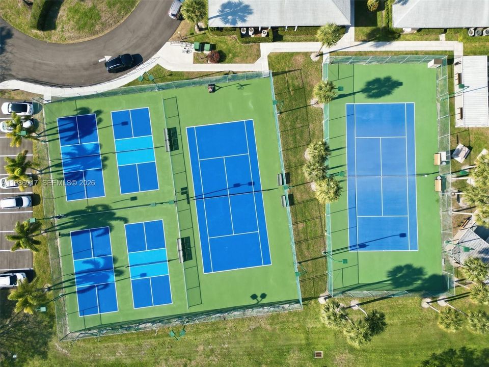 For Sale: $222,000 (2 beds, 2 baths, 1250 Square Feet)