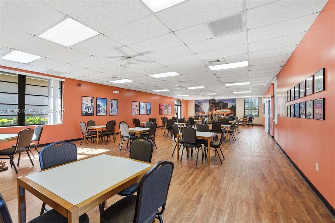 For Sale: $222,000 (2 beds, 2 baths, 1250 Square Feet)