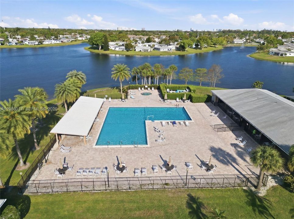 For Sale: $222,000 (2 beds, 2 baths, 1250 Square Feet)