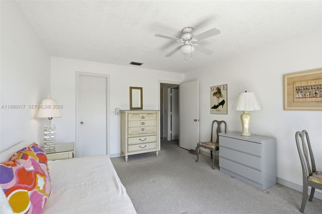 For Sale: $222,000 (2 beds, 2 baths, 1250 Square Feet)