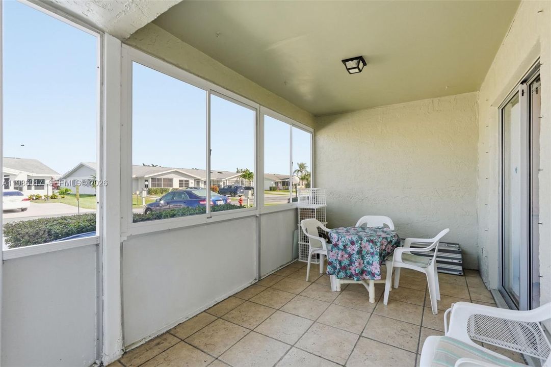 For Sale: $222,000 (2 beds, 2 baths, 1250 Square Feet)