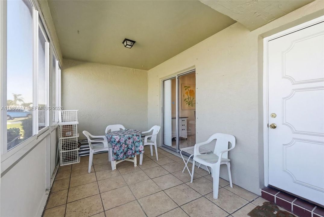 For Sale: $222,000 (2 beds, 2 baths, 1250 Square Feet)