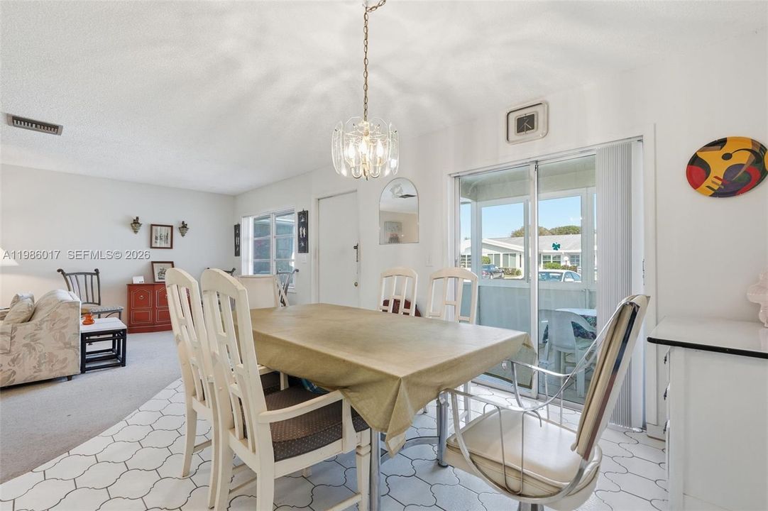 For Sale: $222,000 (2 beds, 2 baths, 1250 Square Feet)