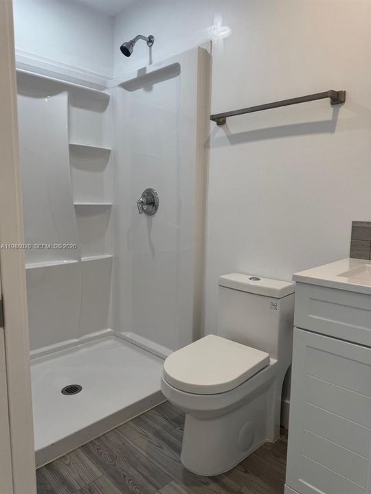 Active With Contract: $1,500 (1 beds, 1 baths, 480 Square Feet)