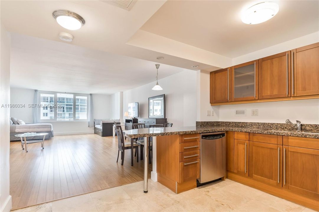 For Sale: $760,000 (0 beds, 1 baths, 760 Square Feet)