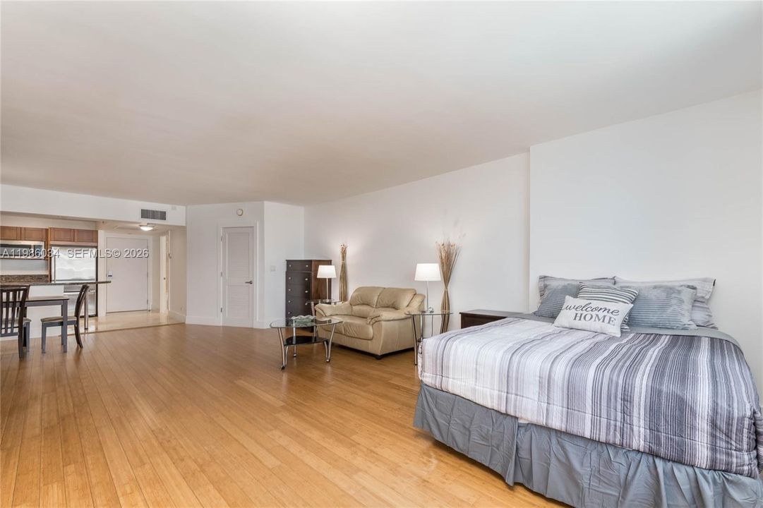 For Sale: $760,000 (0 beds, 1 baths, 760 Square Feet)