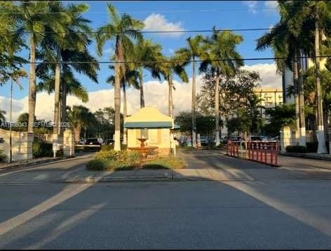 На продажу: $180,000 (1 спален, 1 ванн, 580 Квадратных фут)