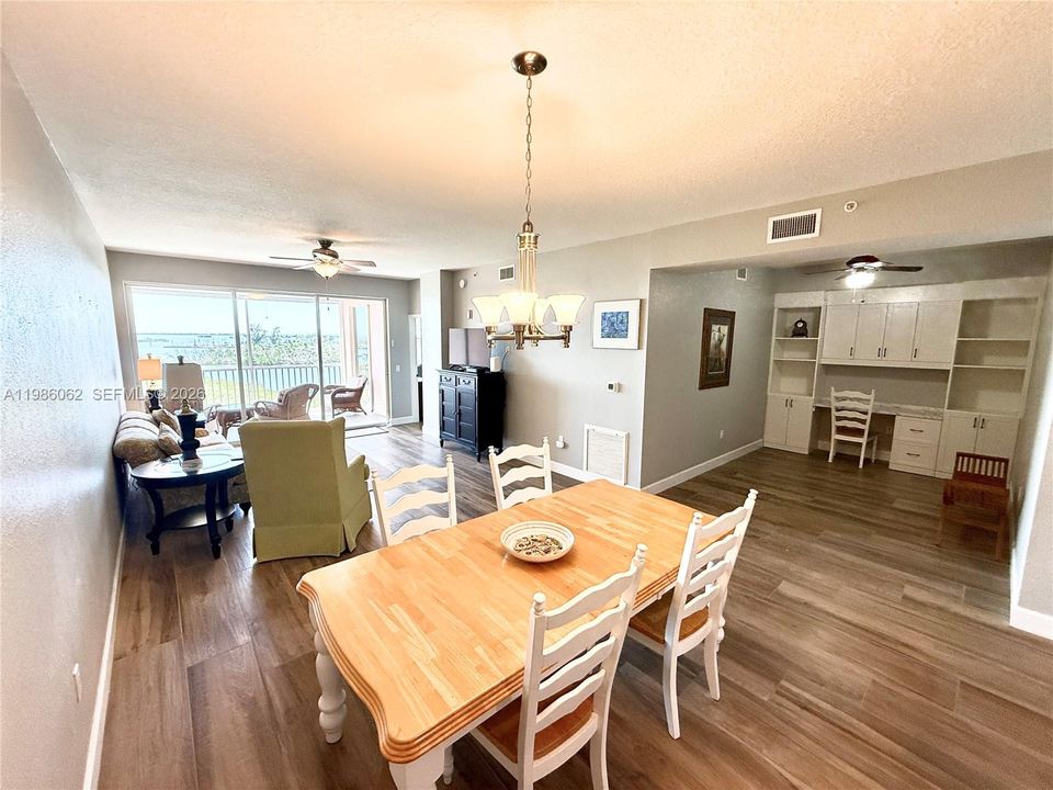 For Sale: $475,000 (2 beds, 2 baths, 1456 Square Feet)