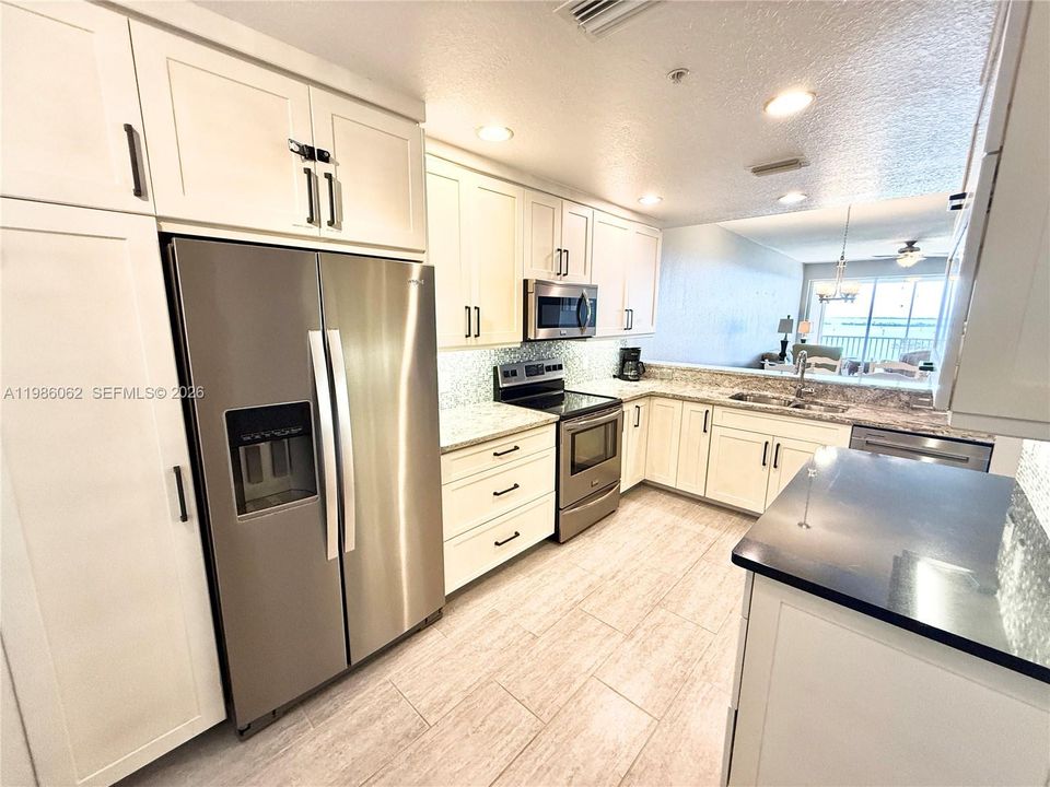 For Sale: $475,000 (2 beds, 2 baths, 1456 Square Feet)