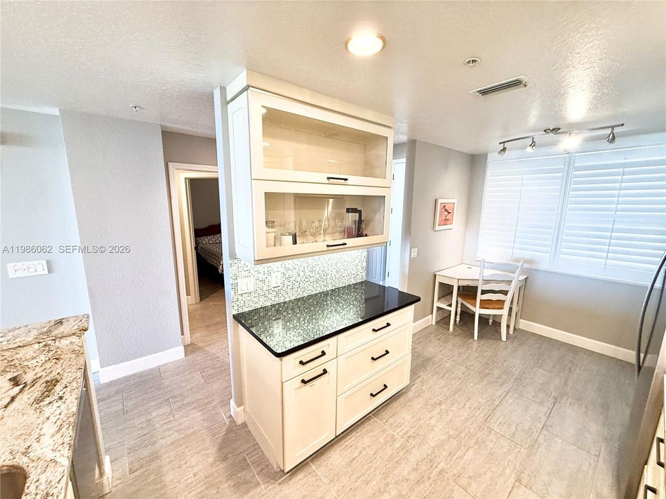 For Sale: $475,000 (2 beds, 2 baths, 1456 Square Feet)
