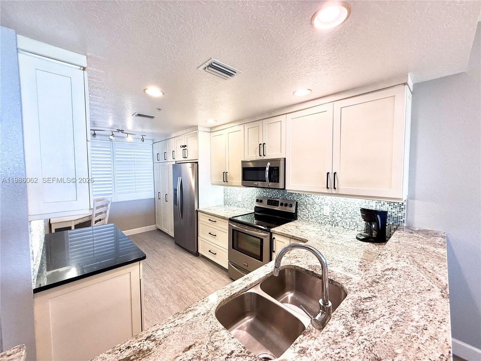 For Sale: $475,000 (2 beds, 2 baths, 1456 Square Feet)