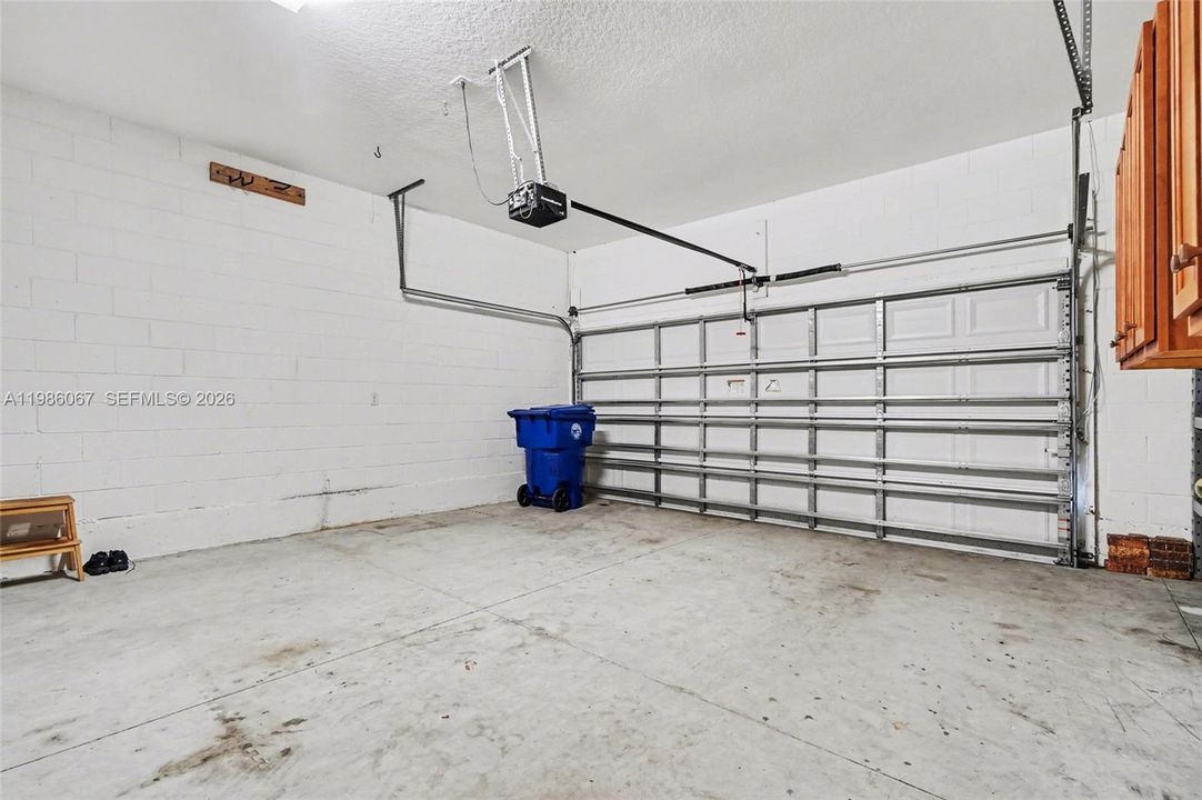 Recently Rented: $3,250 (5 beds, 3 baths, 3298 Square Feet)