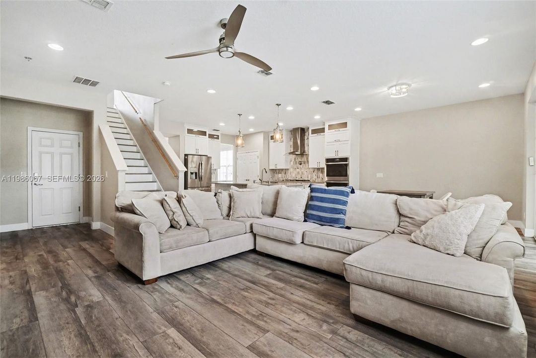 Recently Rented: $3,250 (5 beds, 3 baths, 3298 Square Feet)
