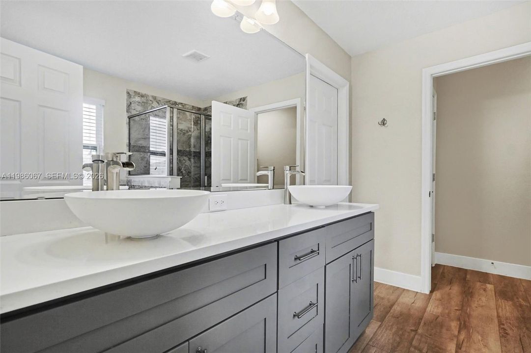 Recently Rented: $3,250 (5 beds, 3 baths, 3298 Square Feet)