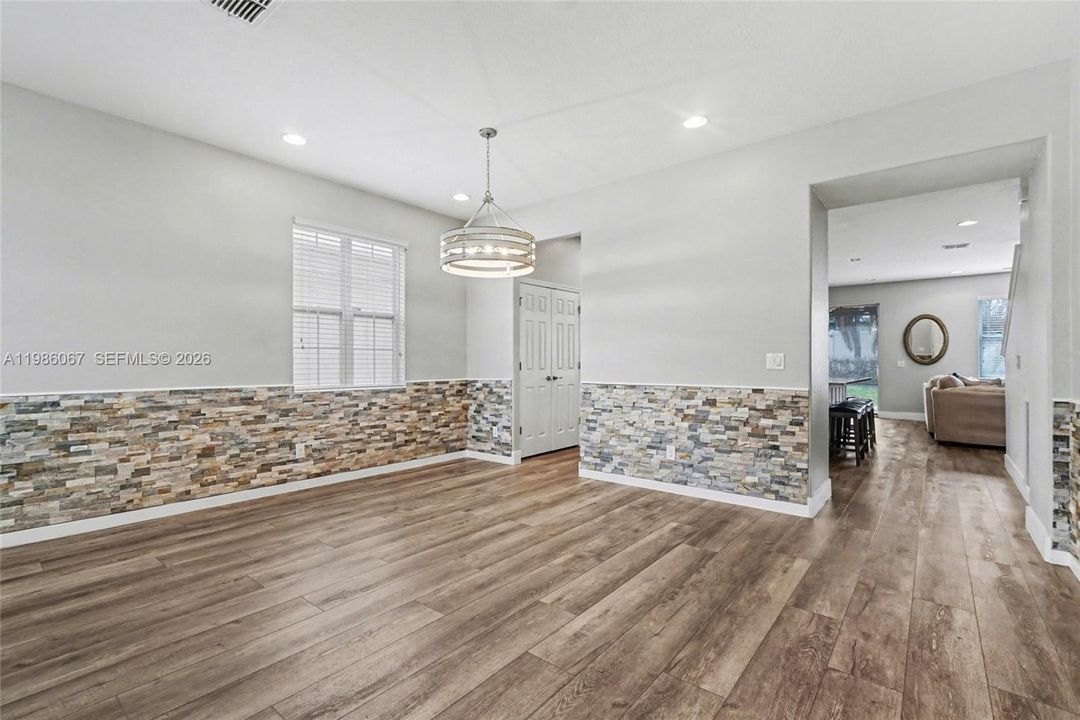 Recently Rented: $3,250 (5 beds, 3 baths, 3298 Square Feet)