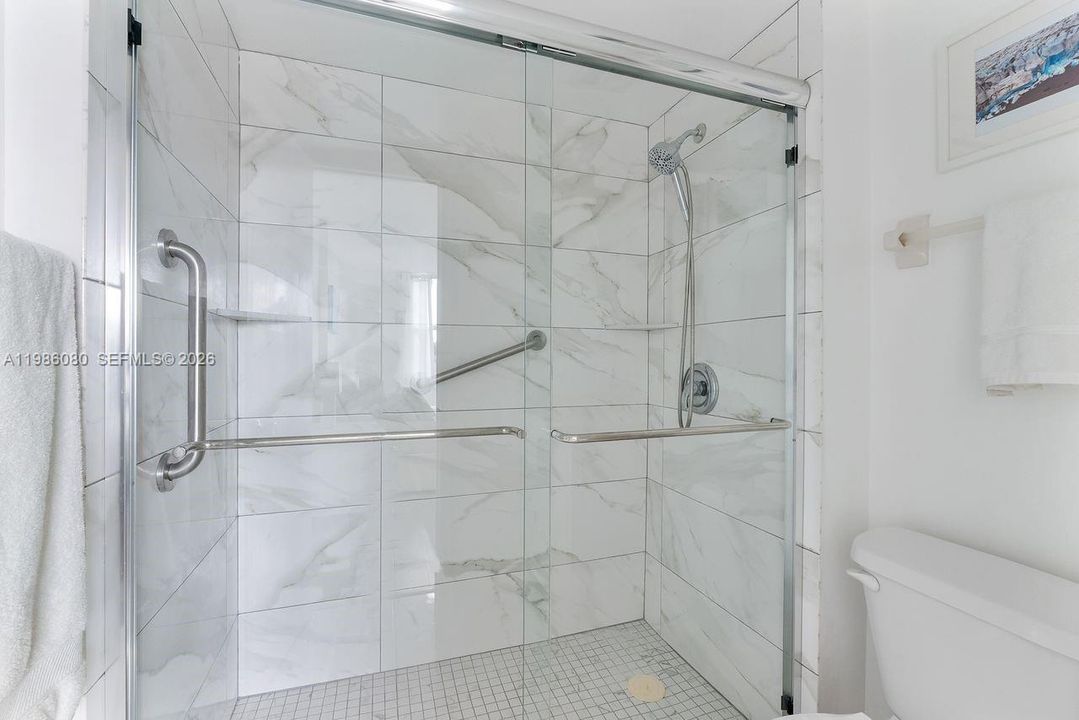 Под контрактом: $149,999 (2 спален, 2 ванн, 975 Квадратных фут)