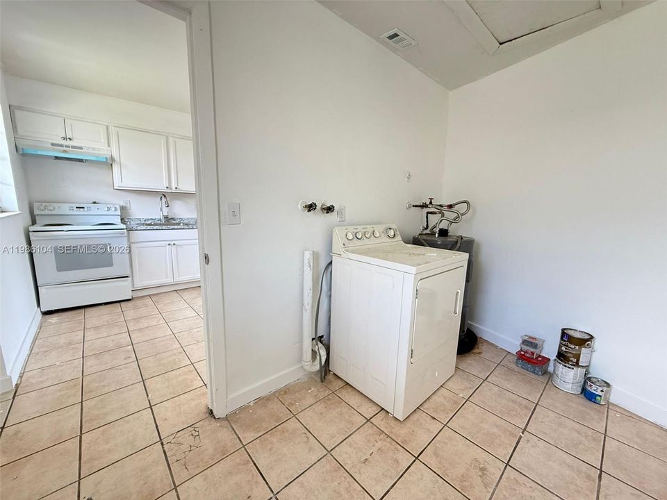 В аренду: $1,200 (2 спален, 1 ванн, 800 Квадратных фут)