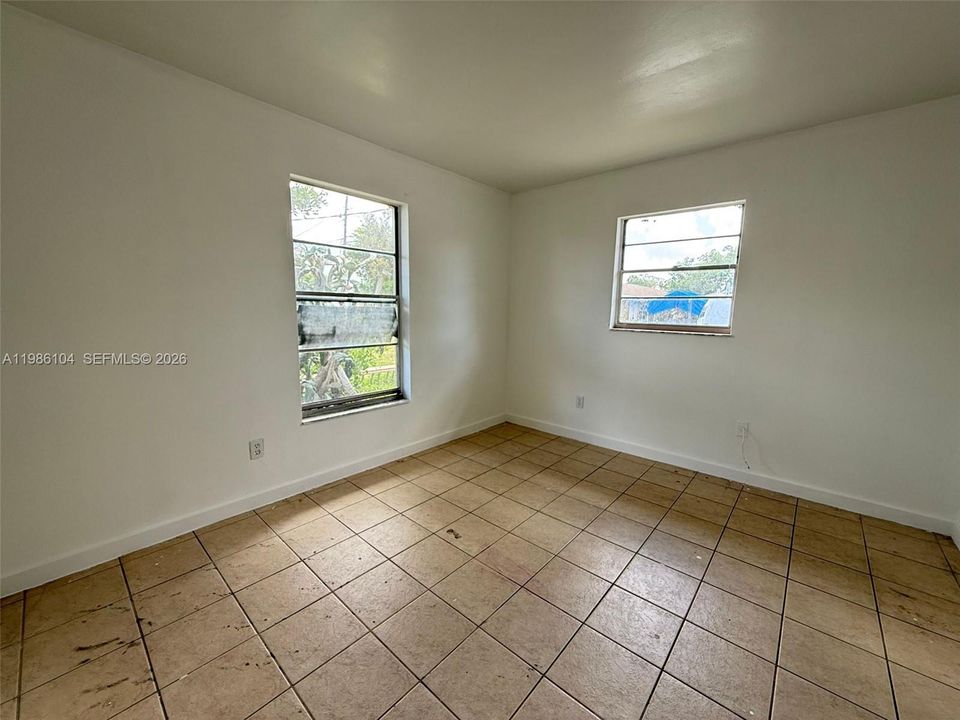 В аренду: $1,200 (2 спален, 1 ванн, 800 Квадратных фут)