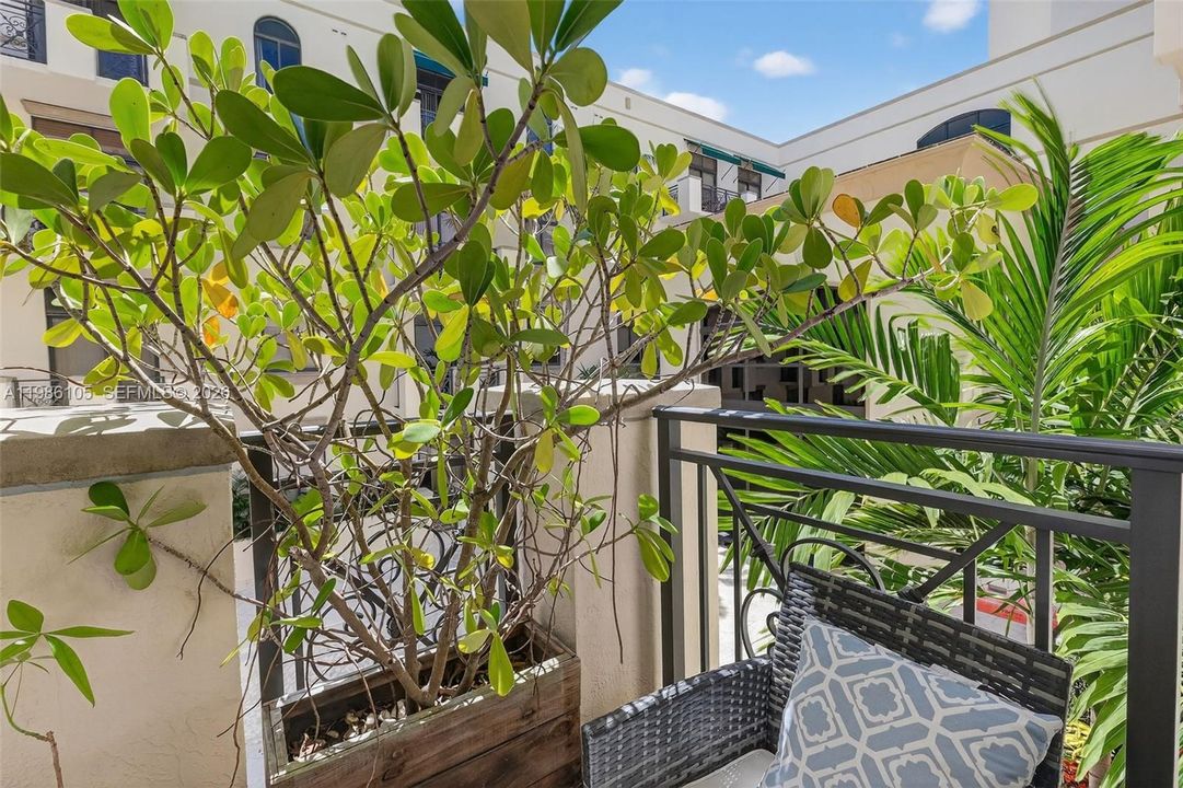 En Venta: $455,000 (1 camas, 1 baños, 882 Pies cuadrados)