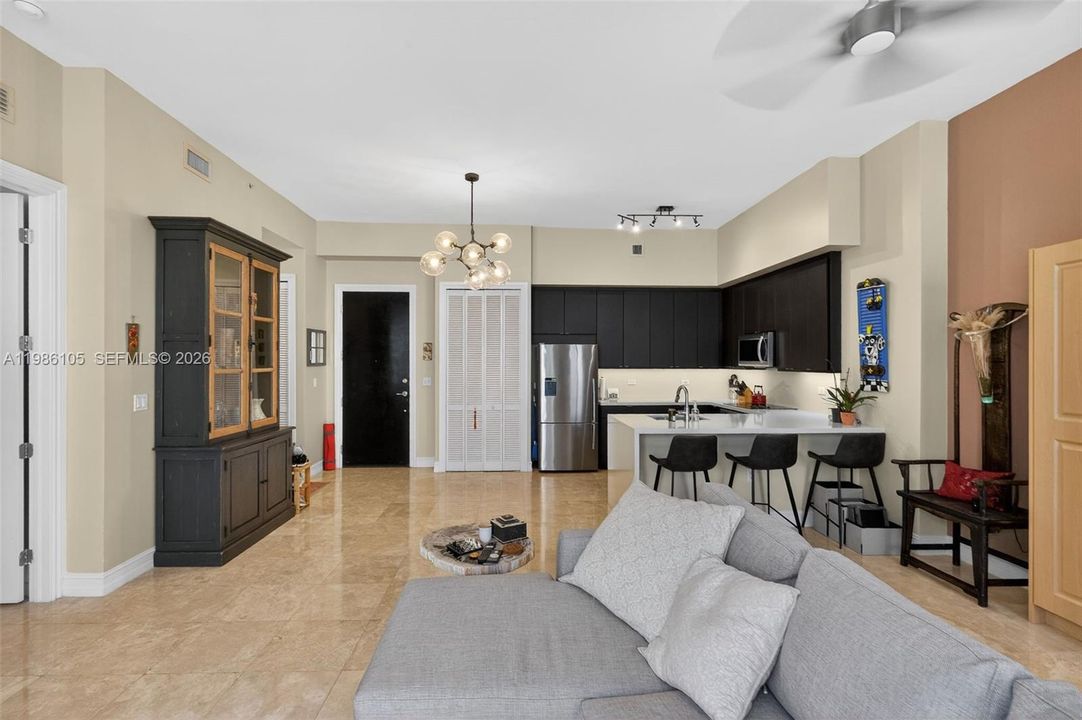 En Venta: $455,000 (1 camas, 1 baños, 882 Pies cuadrados)
