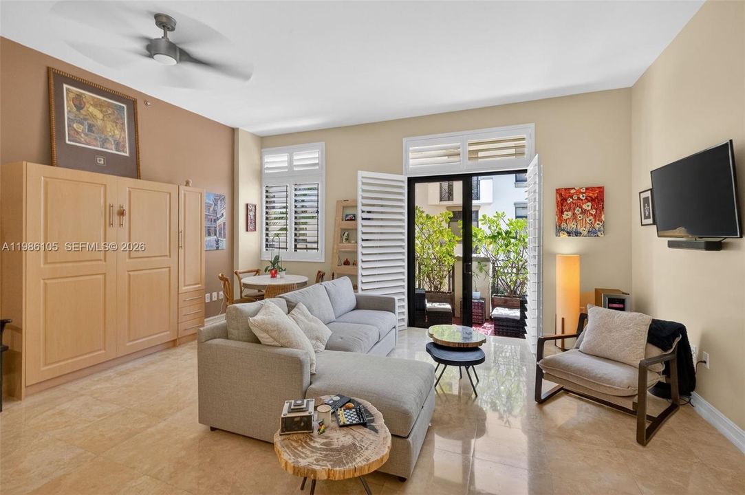 En Venta: $455,000 (1 camas, 1 baños, 882 Pies cuadrados)