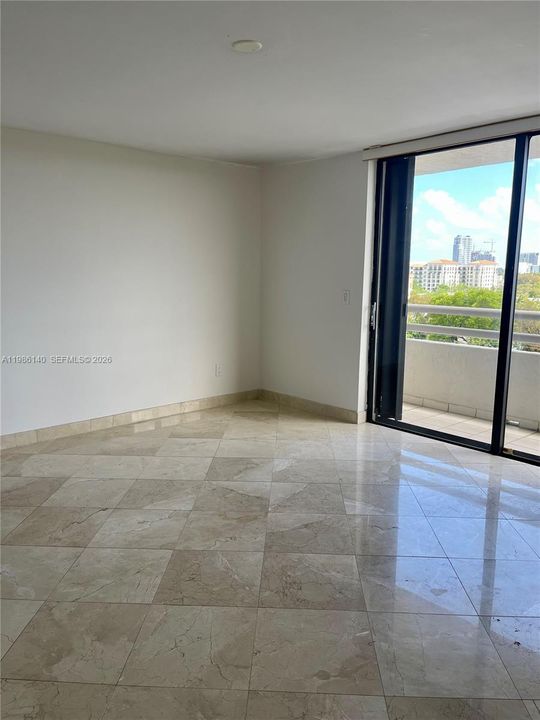 En Venta: $1,040,000 (3 camas, 2 baños, 1606 Pies cuadrados)