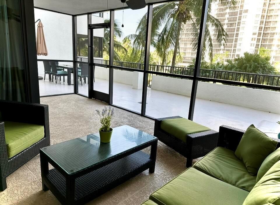 Screened balcony