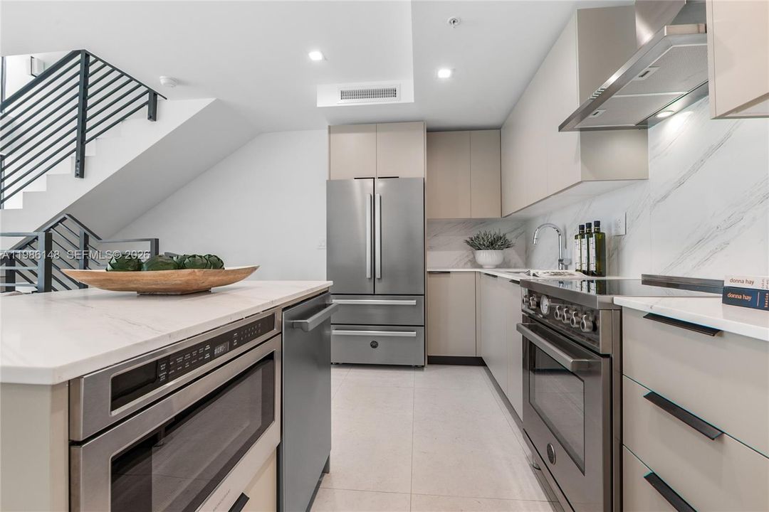 На продажу: $1,695,000 (3 спален, 3 ванн, 2274 Квадратных фут)