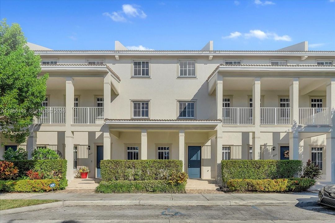 For Sale: $480,000 (4 beds, 3 baths, 2415 Square Feet)