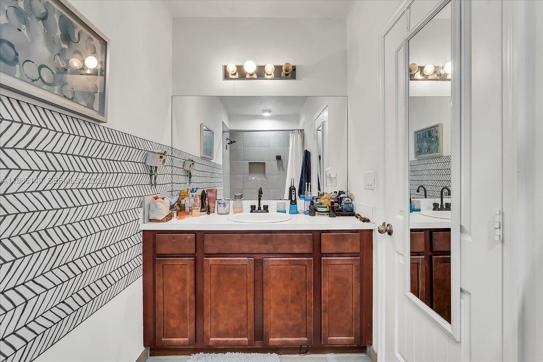 For Sale: $480,000 (4 beds, 3 baths, 2415 Square Feet)