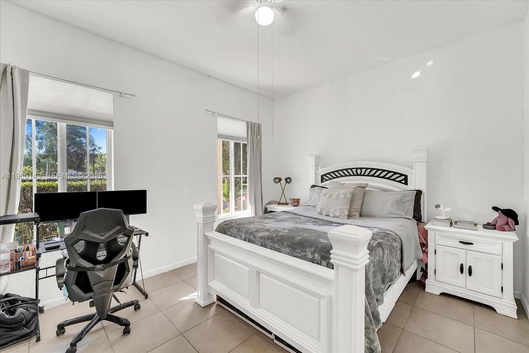For Sale: $480,000 (4 beds, 3 baths, 2415 Square Feet)