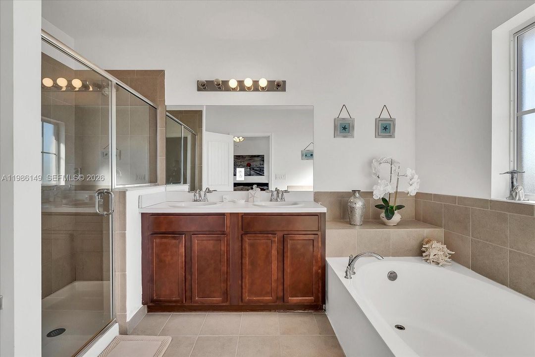 For Sale: $480,000 (4 beds, 3 baths, 2415 Square Feet)