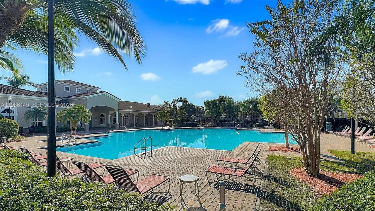 For Sale: $480,000 (4 beds, 3 baths, 2415 Square Feet)