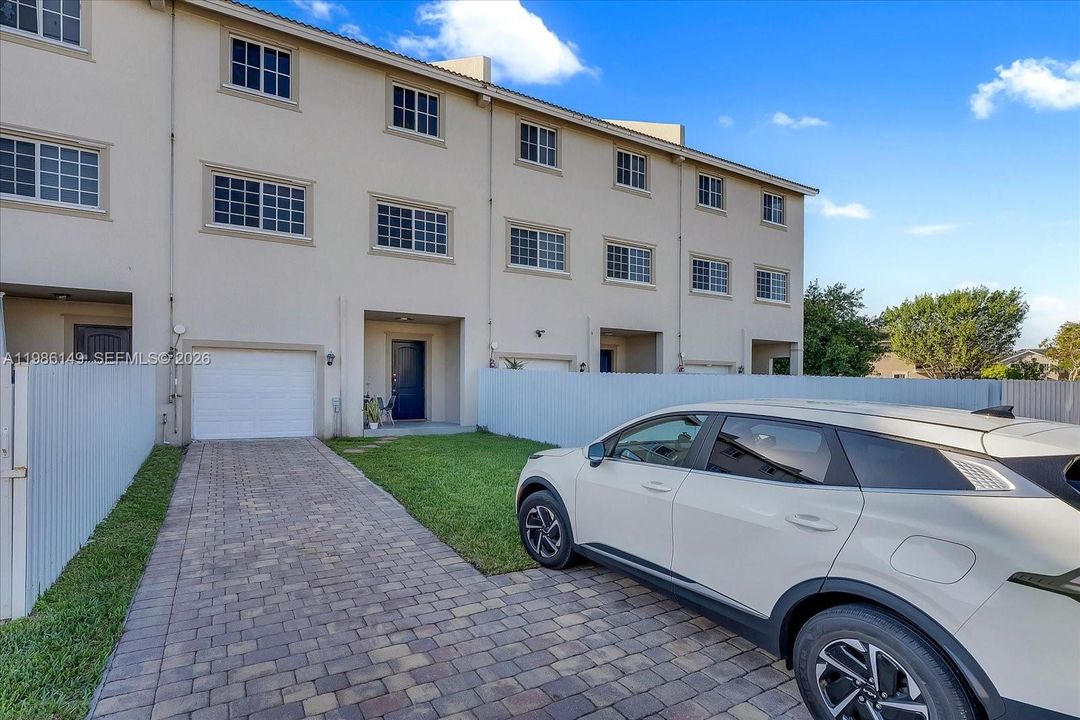 For Sale: $480,000 (4 beds, 3 baths, 2415 Square Feet)
