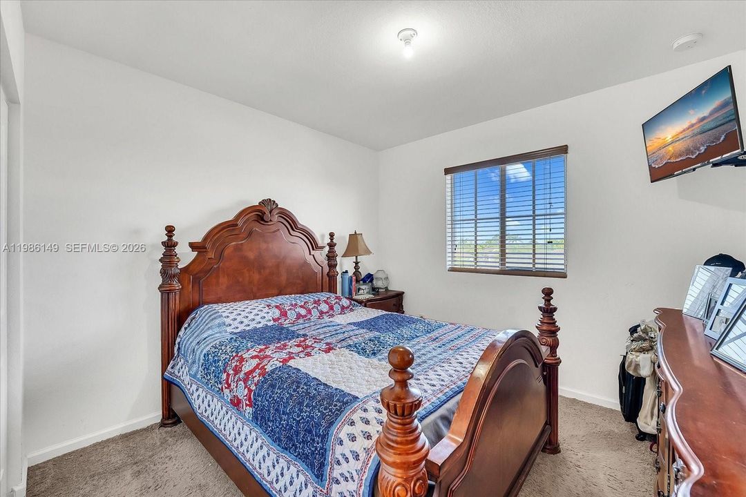For Sale: $480,000 (4 beds, 3 baths, 2415 Square Feet)