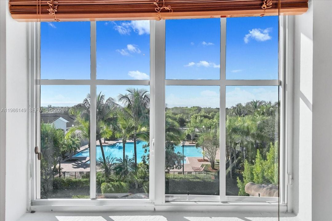 For Sale: $480,000 (4 beds, 3 baths, 2415 Square Feet)