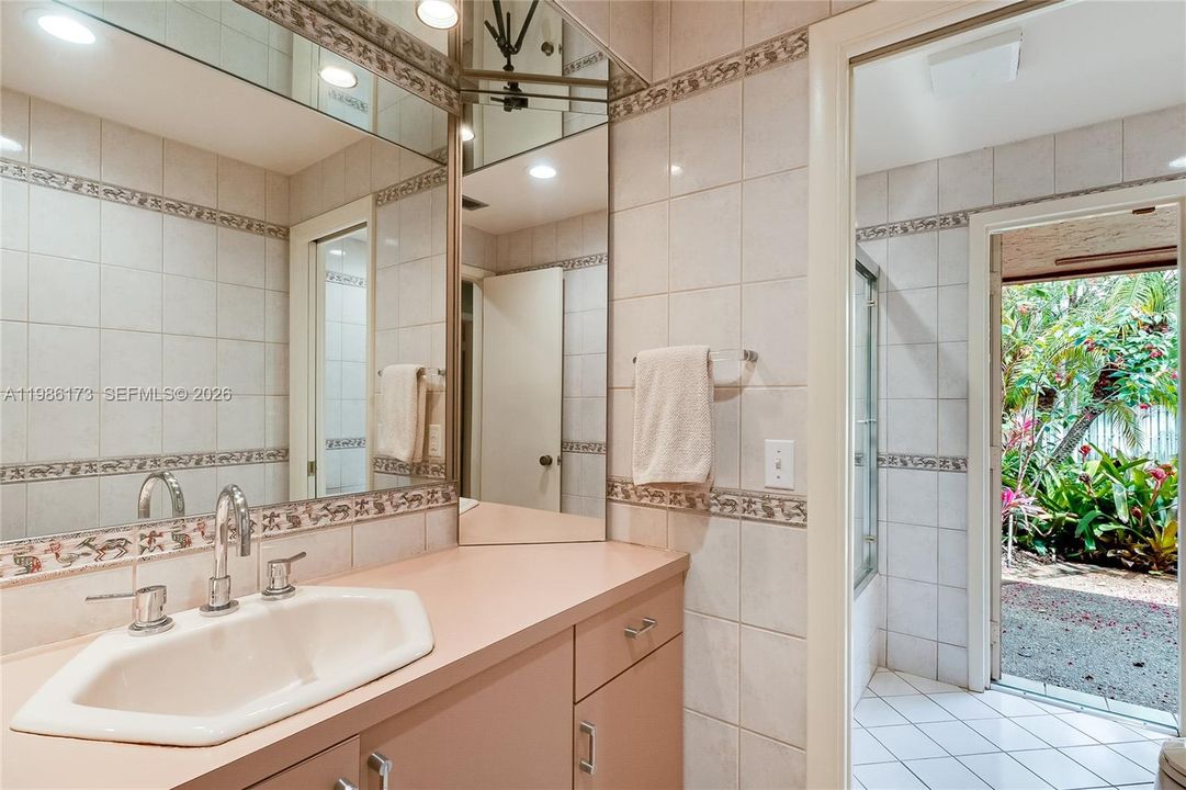 Activo con contrato: $1,549,000 (4 camas, 2 baños, 2811 Pies cuadrados)