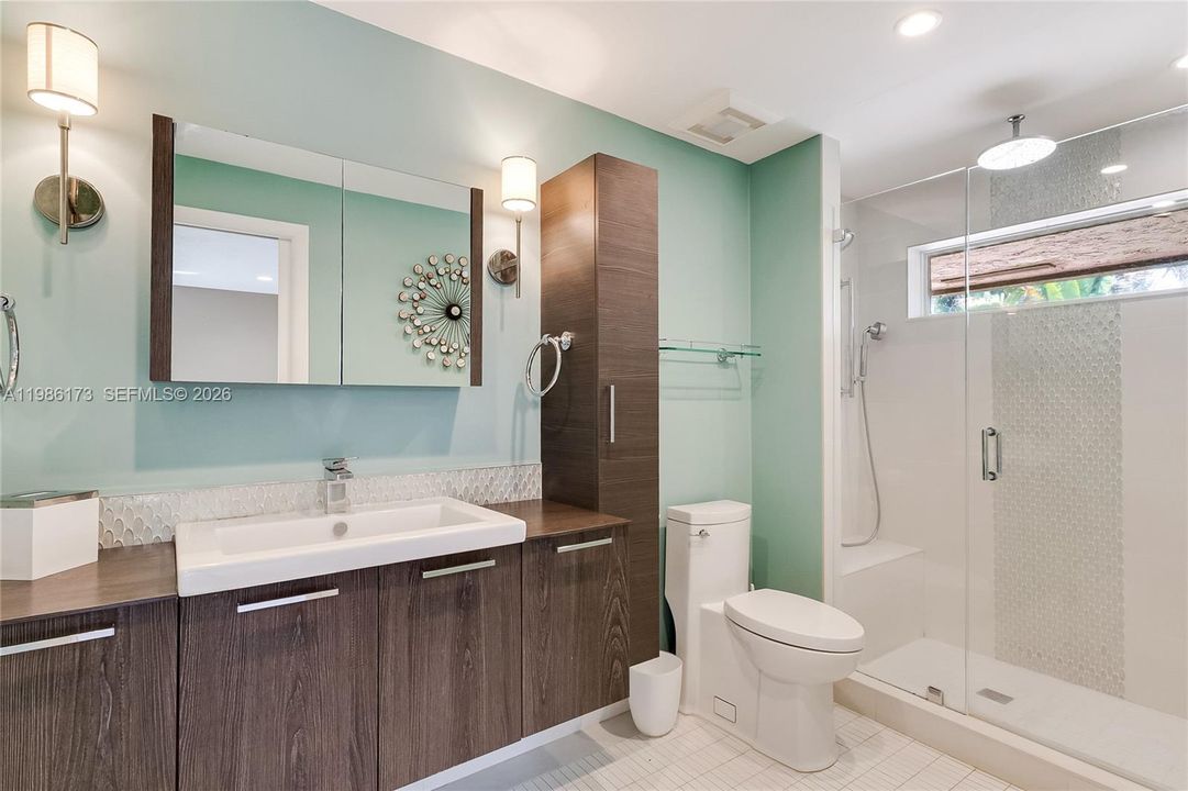 Activo con contrato: $1,549,000 (4 camas, 2 baños, 2811 Pies cuadrados)