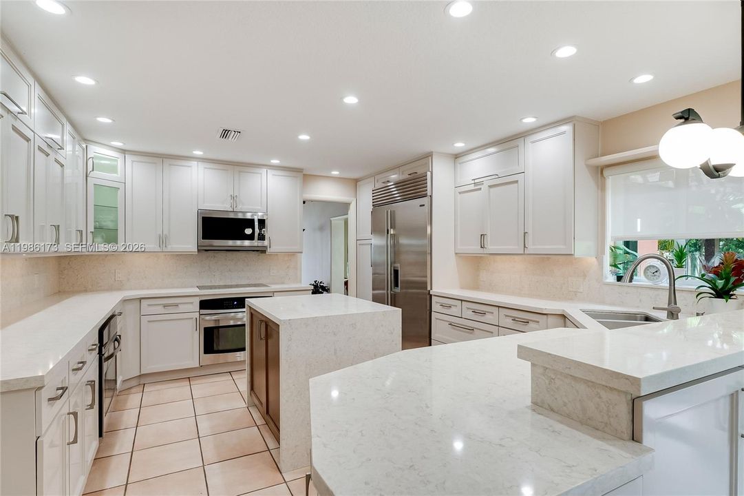 Activo con contrato: $1,549,000 (4 camas, 2 baños, 2811 Pies cuadrados)