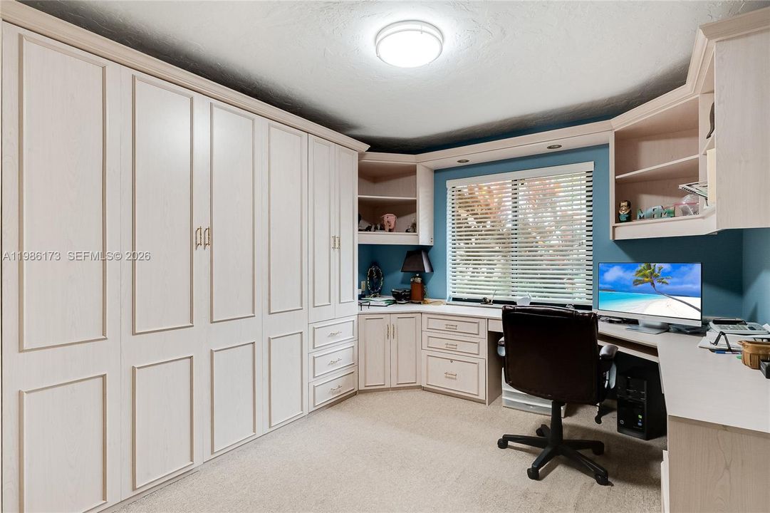 Activo con contrato: $1,549,000 (4 camas, 2 baños, 2811 Pies cuadrados)