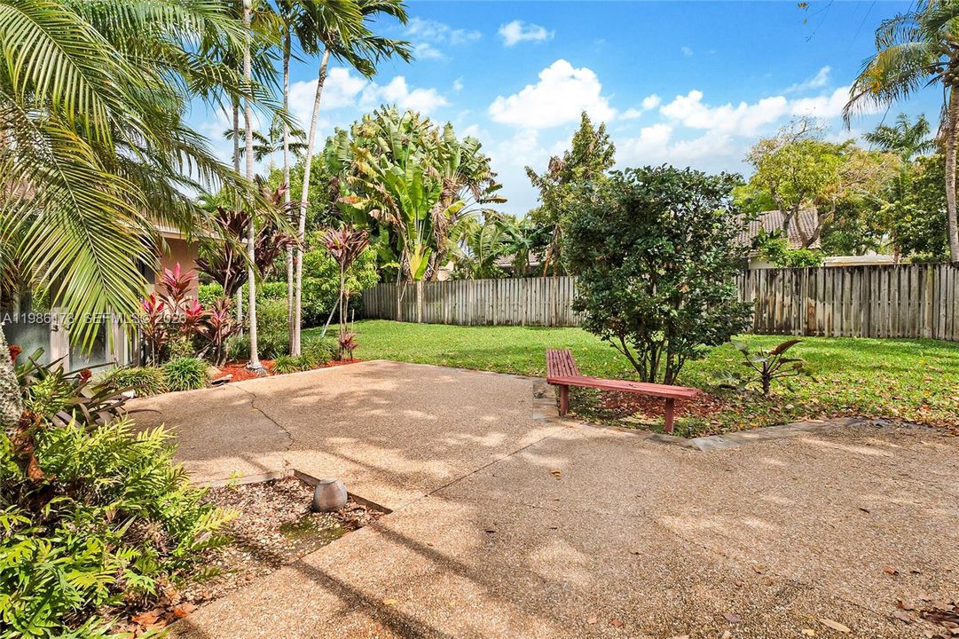 Activo con contrato: $1,549,000 (4 camas, 2 baños, 2811 Pies cuadrados)