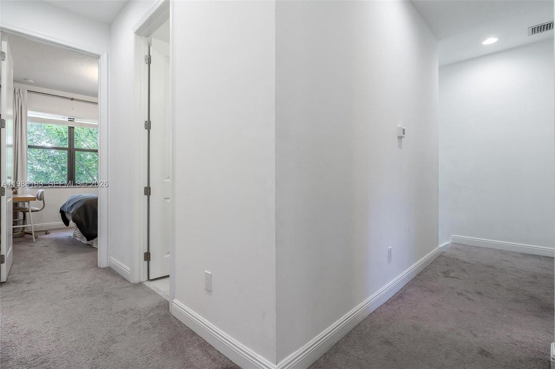 Activo con contrato: $3,800 (4 camas, 2 baños, 1865 Pies cuadrados)