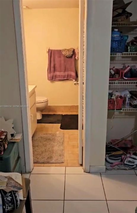 Activo con contrato: $250,000 (2 camas, 2 baños, 910 Pies cuadrados)