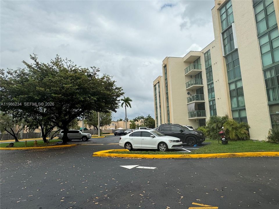 Activo con contrato: $250,000 (2 camas, 2 baños, 910 Pies cuadrados)