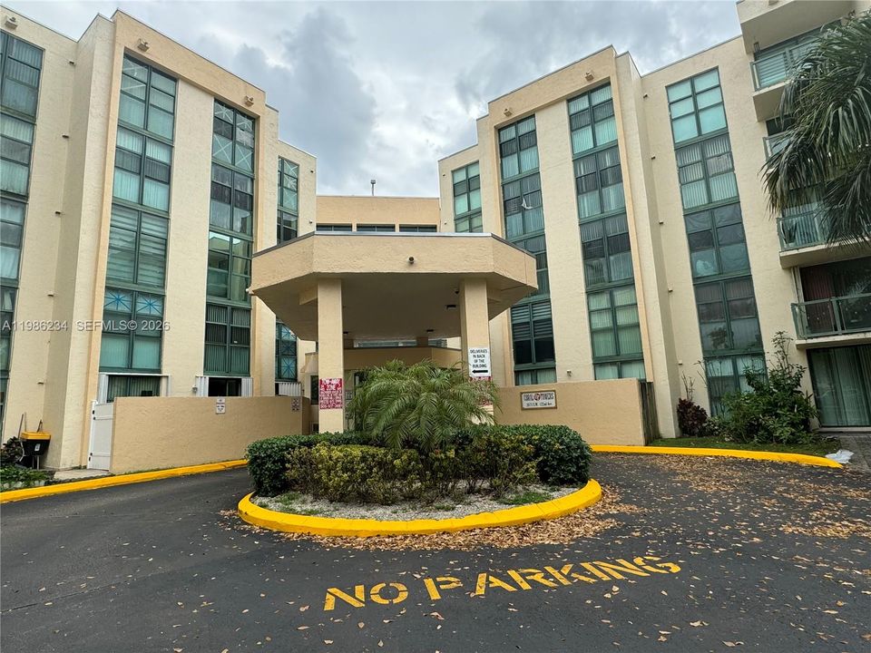 Activo con contrato: $250,000 (2 camas, 2 baños, 910 Pies cuadrados)